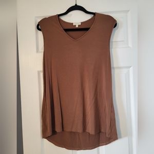 Laura Sleeveless Tunic Top